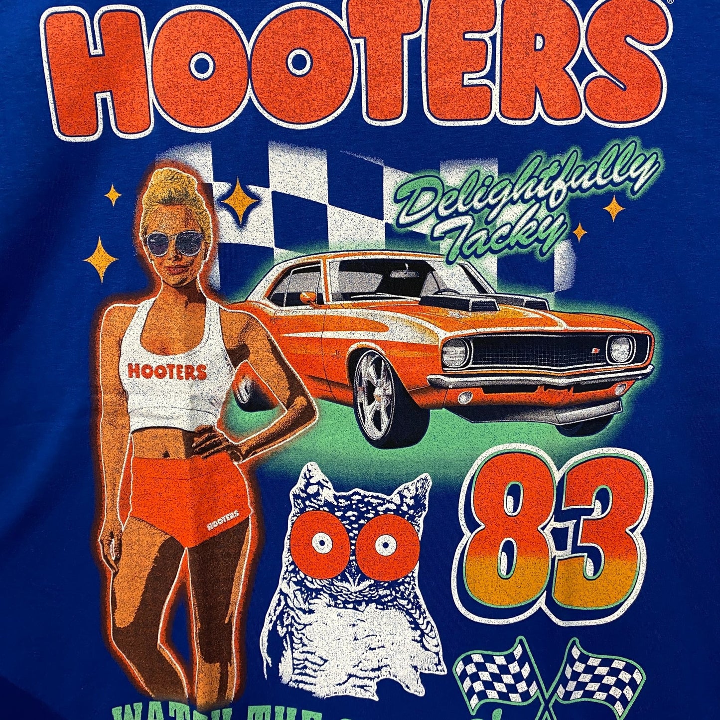 Hooters Delightfully Tacky Racing 83 Watch The Curves T-shirt XL