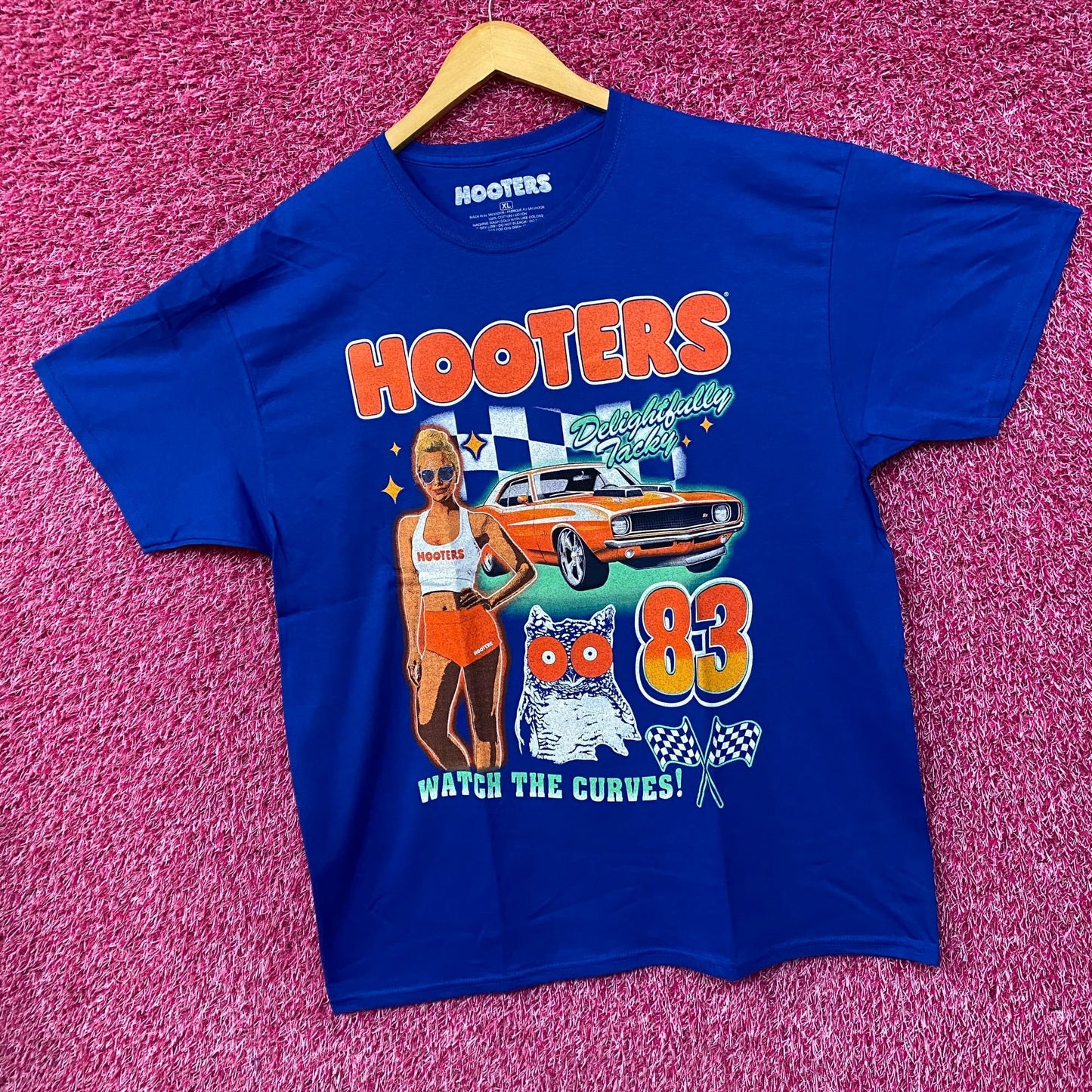 Hooters Delightfully Tacky Racing 83 Watch The Curves T-shirt XL