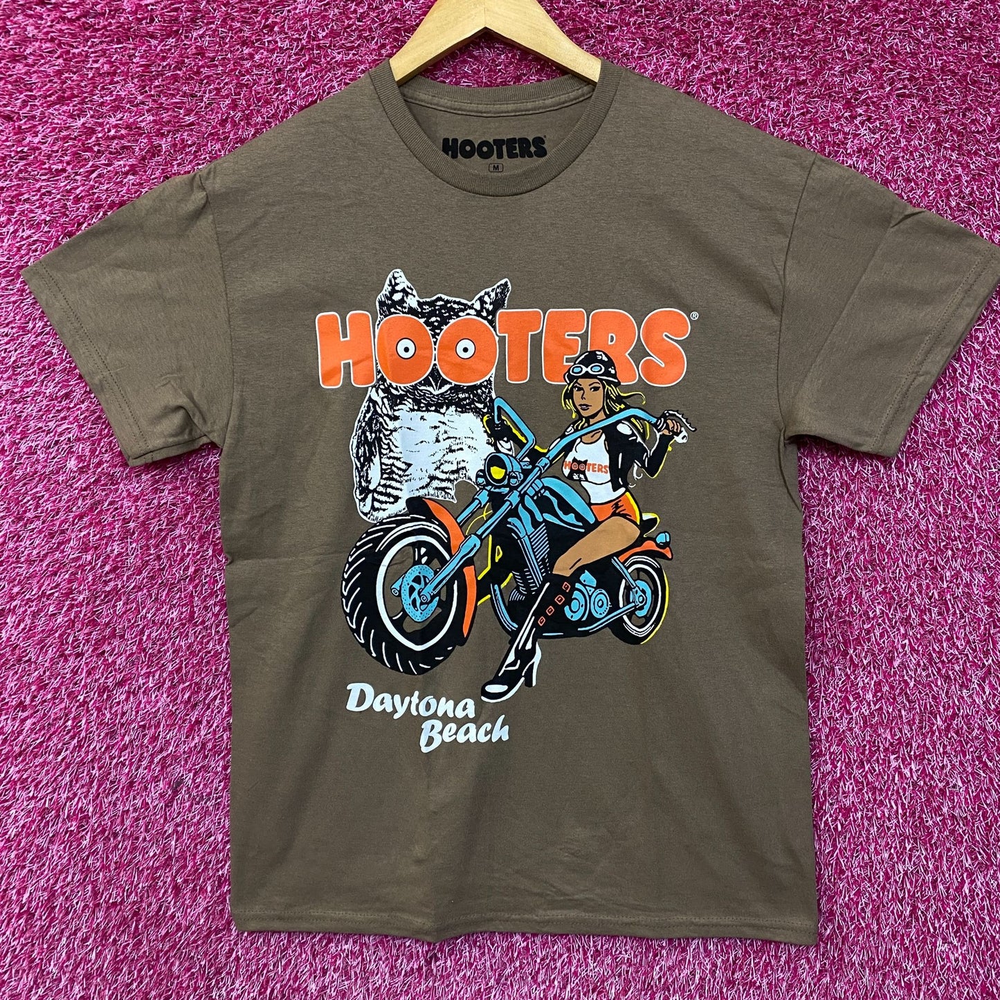 Hooters Daytona Beach Motorcycle Club T-Shirt Medium