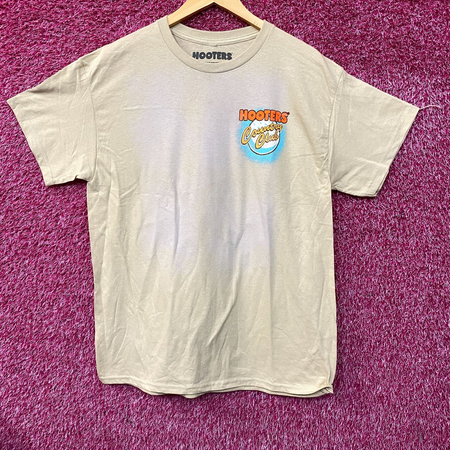 Hooters Country Club Delightfully Tacky Since 83 T-Shirt Large
