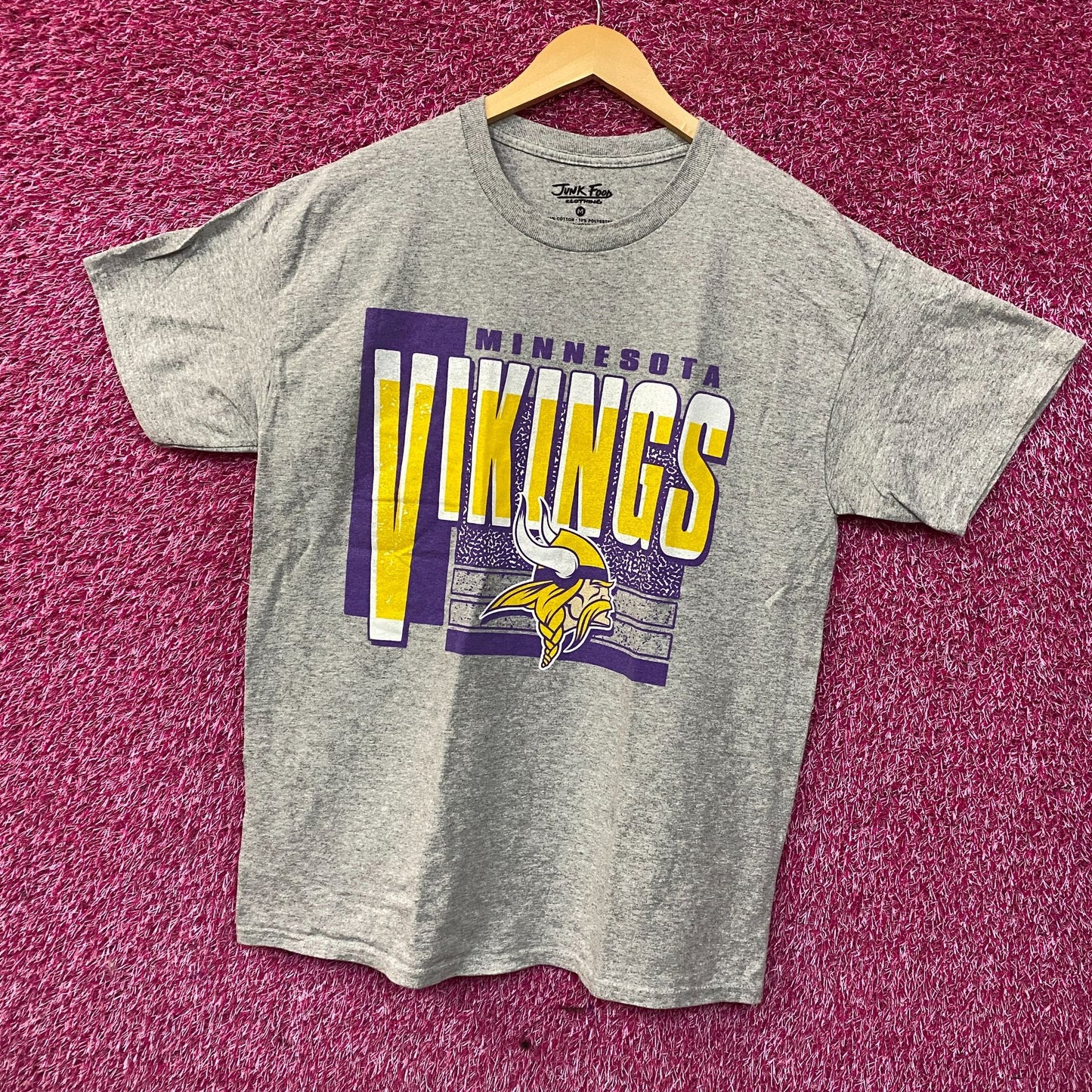 Junk Food NFL Minnesota Vikings Logo Complete T-Shirt Medium