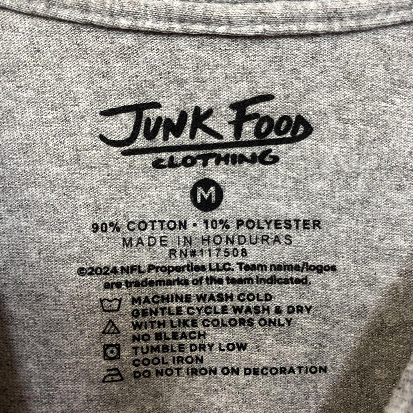 Junk Food NFL Minnesota Vikings Logo Complete T-Shirt Medium