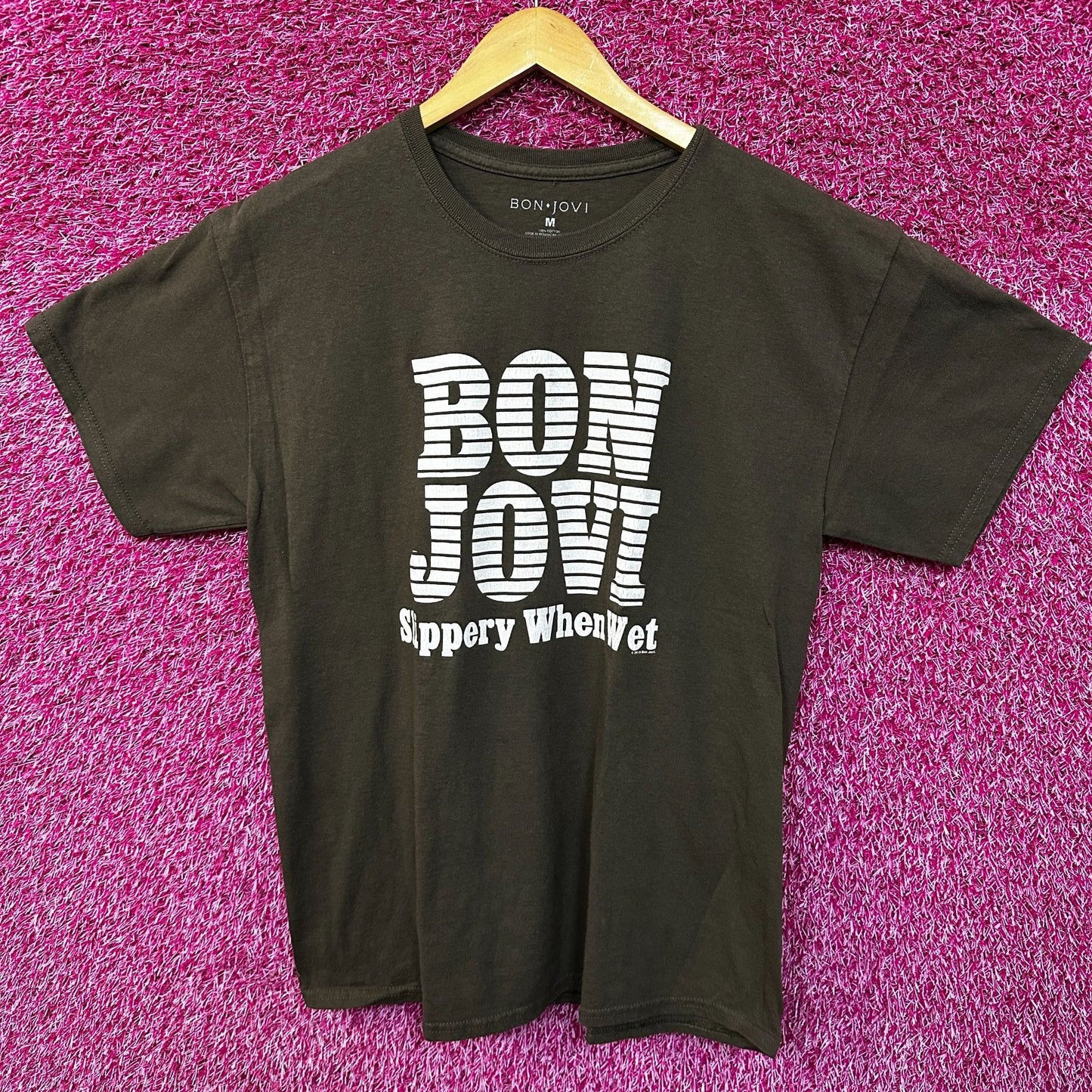 Bon Jovi Slippery When Wet World Tour Tshirt size Medium