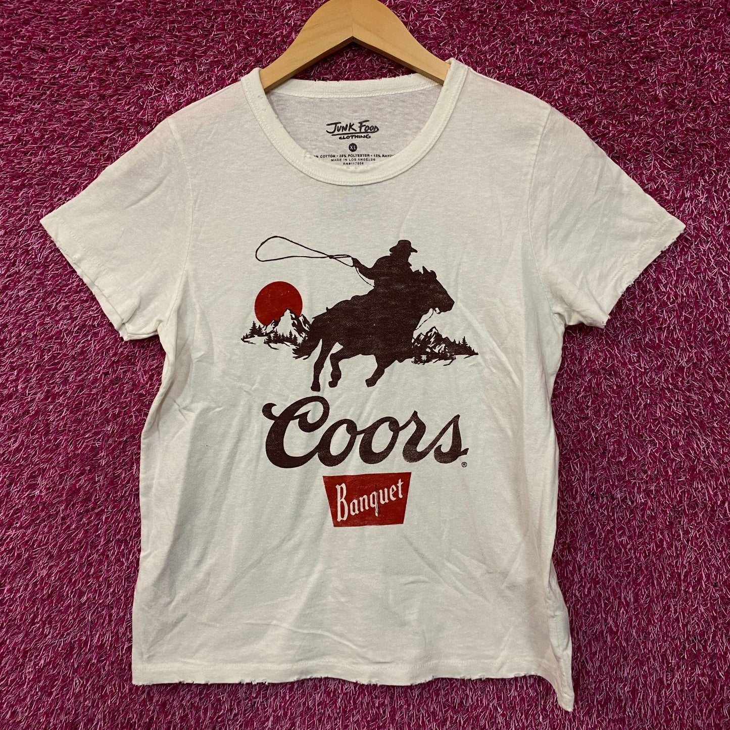 Junk Food Clothing Coors Banquet Cowboy Vintage Style Graphic Women's Tee XL