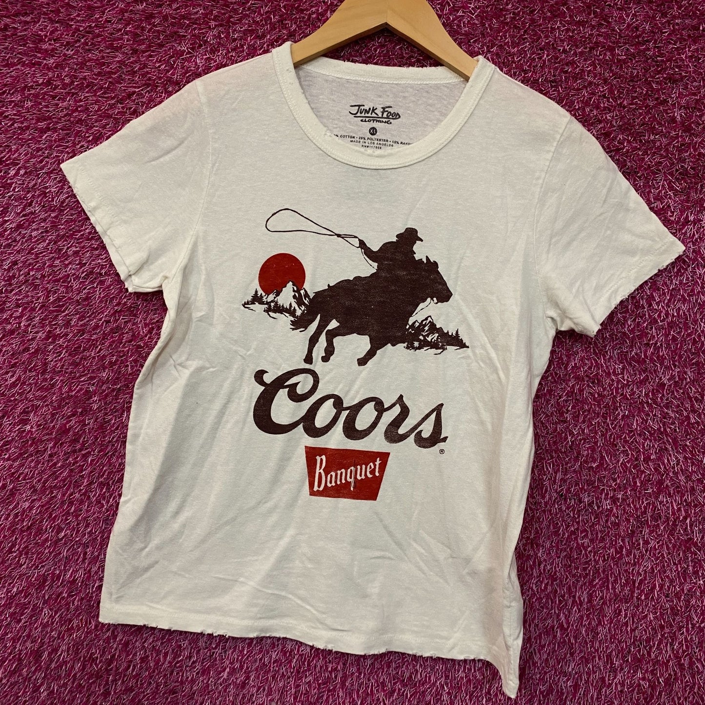 Junk Food Clothing Coors Banquet Cowboy Vintage Style Graphic Women's Tee XL