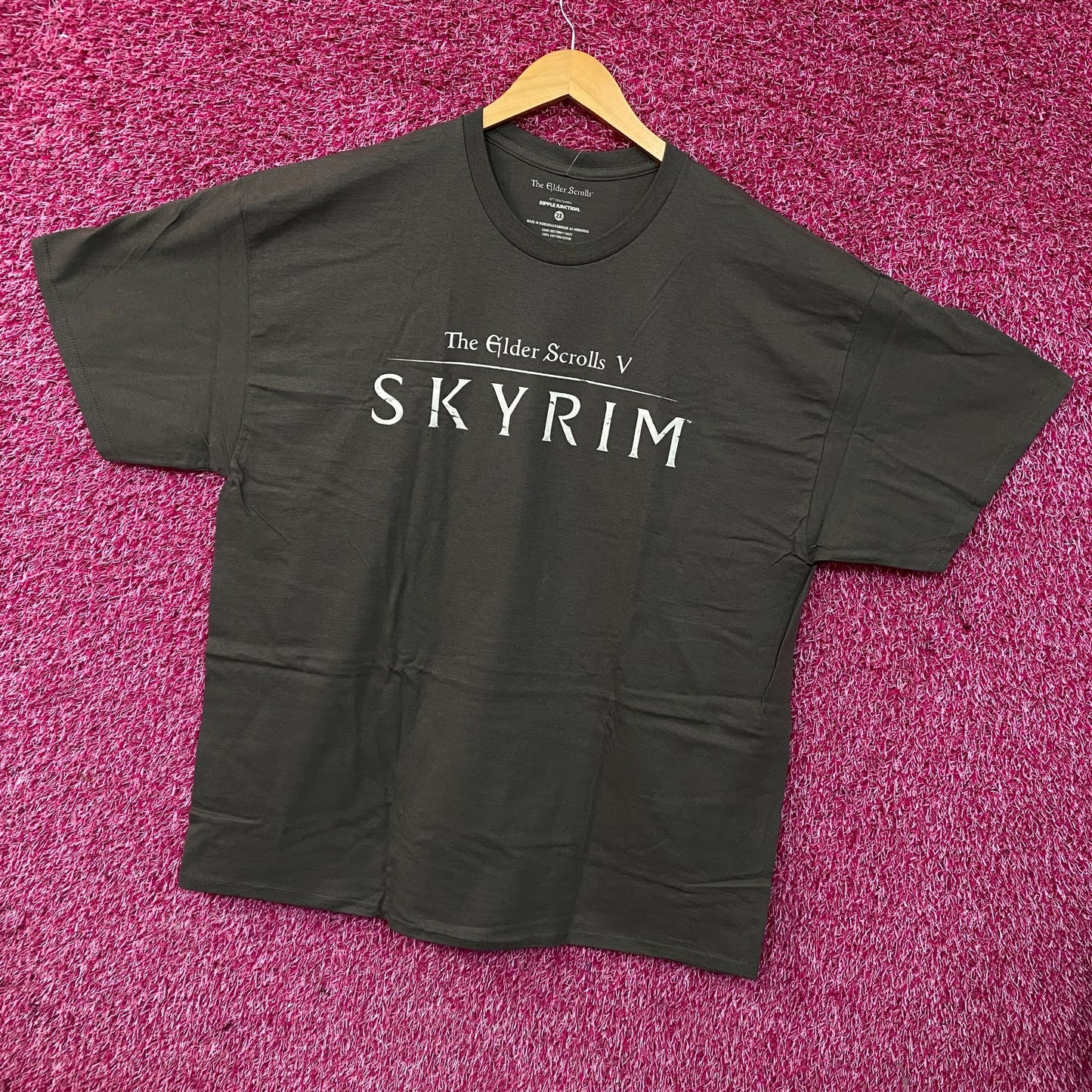 The Elder Scrolls V: Skyrim Logo Graphic T-Shirt 2XL
