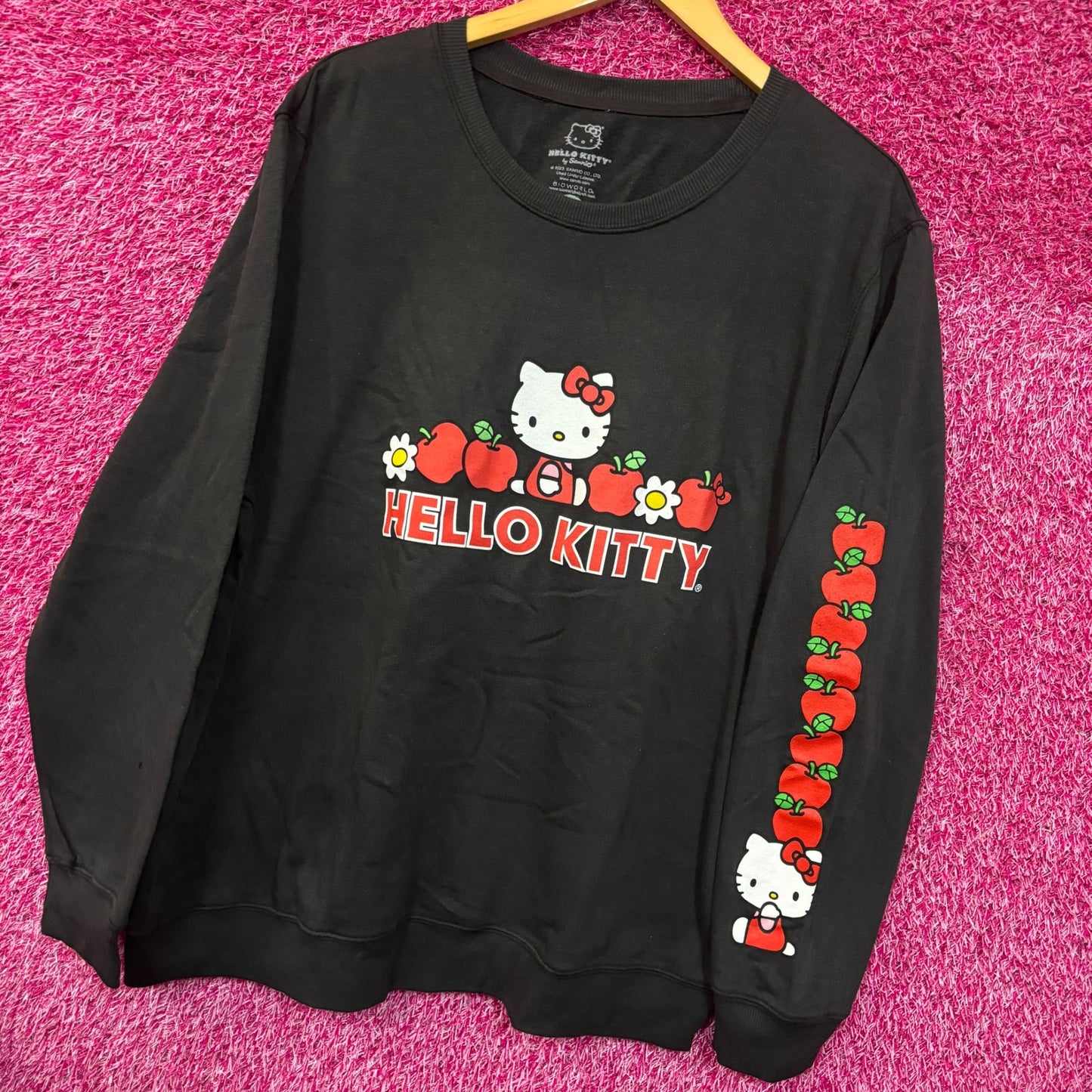 Hello Kitty Red Apples & Daisies Sanrio Kawaii Crewneck XL