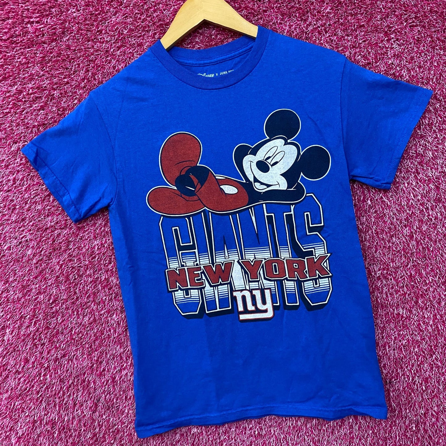 Disney x Junk Food NFL New York Giants Mickey Mouse Kick Back T-Shirt XS
