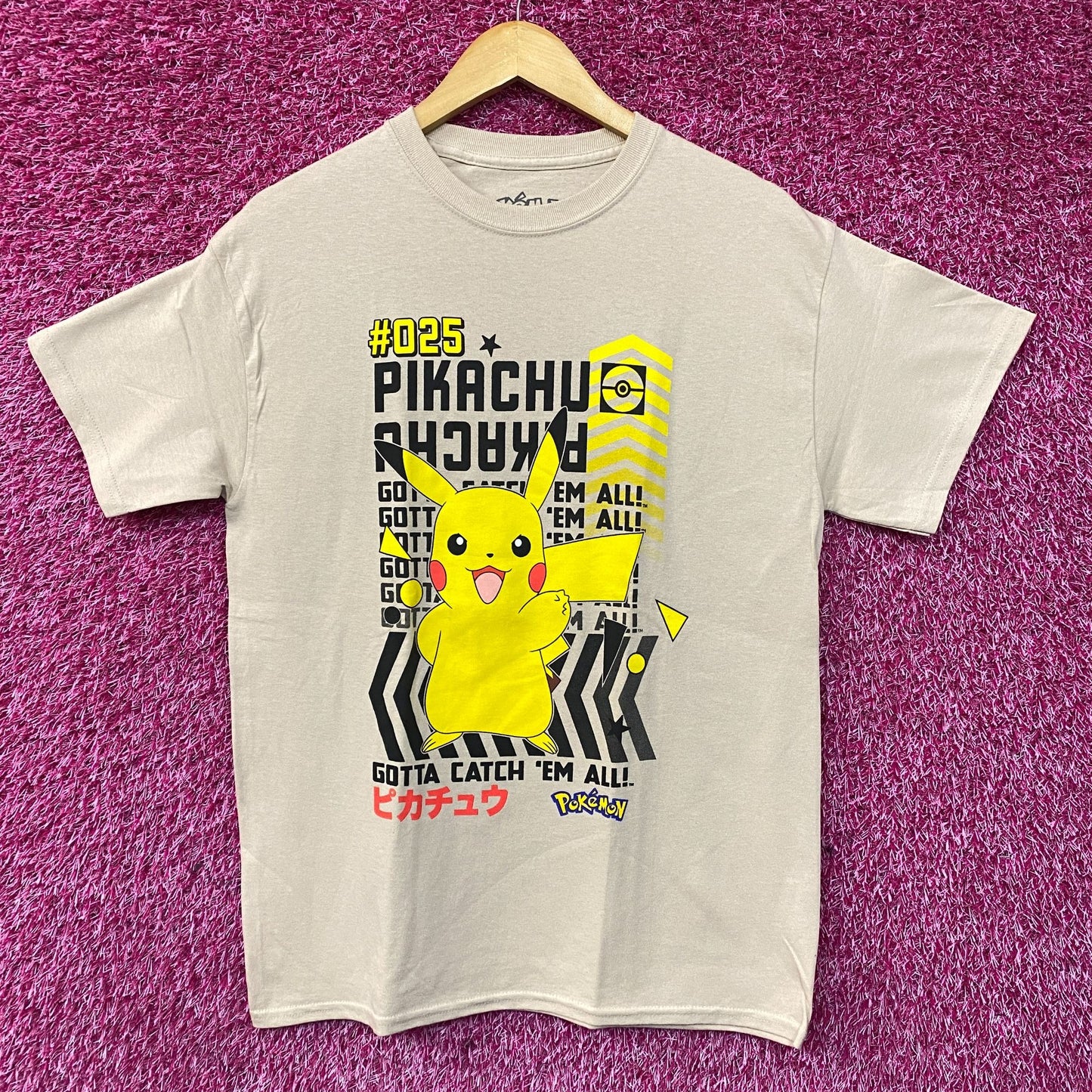 Pokemon Pikachu #025 Gotta Catch 'Em All T-Shirt Medium