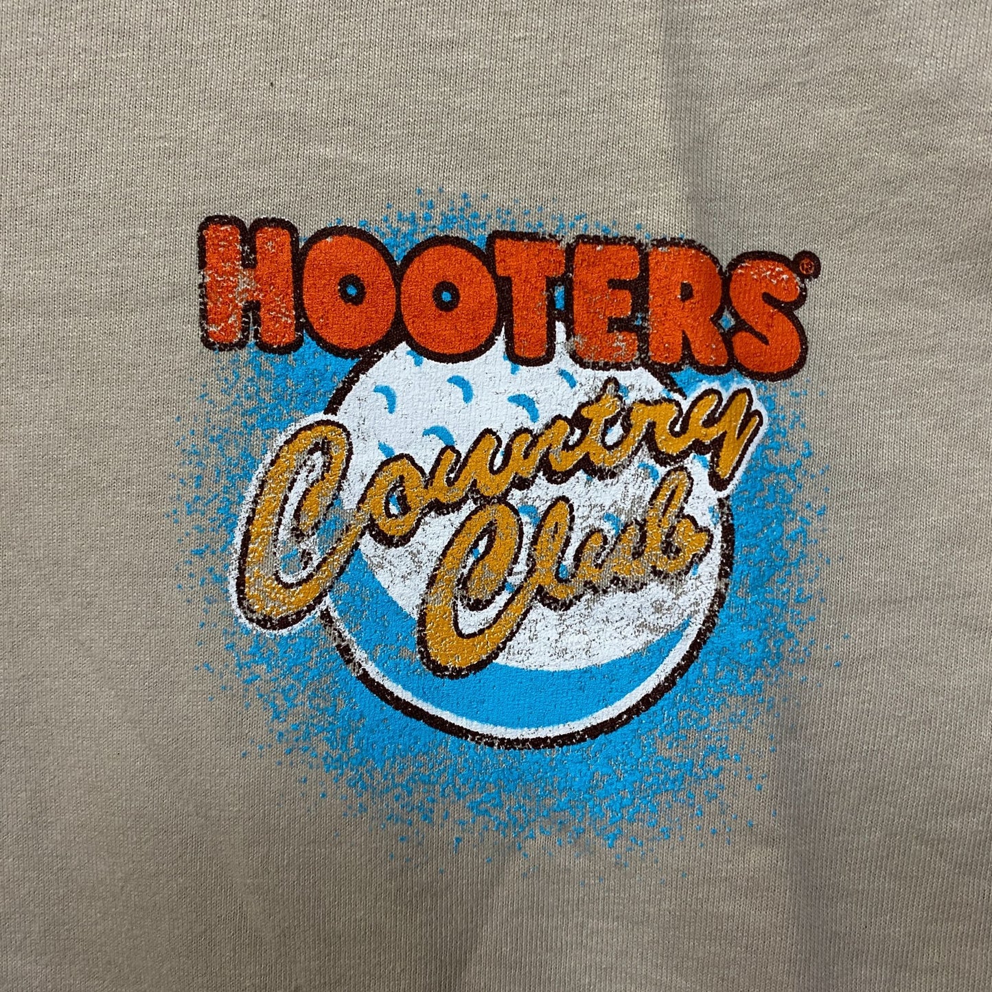 Hooters Country Club Delightfully Tacky Since 83 T-Shirt Medium