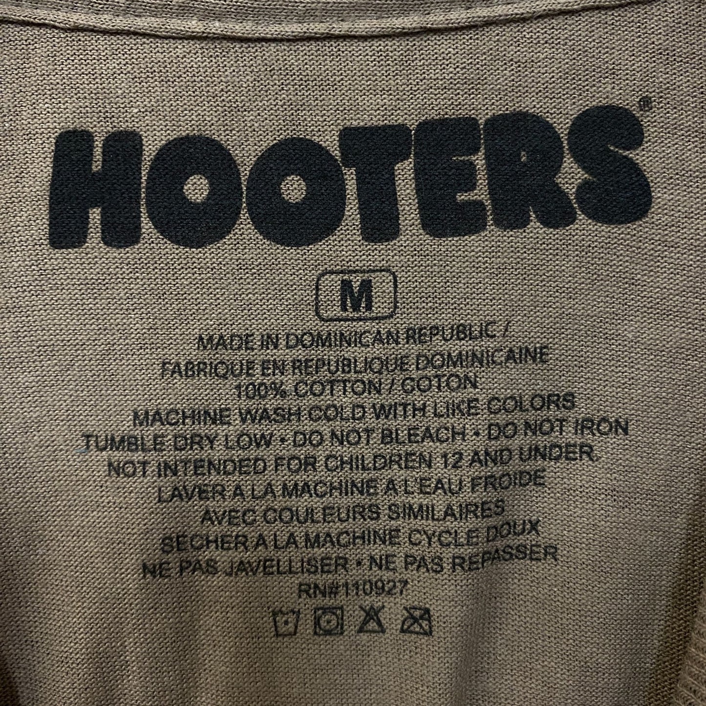 Hooters Hunting for Hooters Vintage Style T-shirt Medium