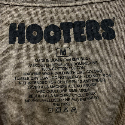 Hooters Hunting for Hooters Vintage Style T-shirt Medium