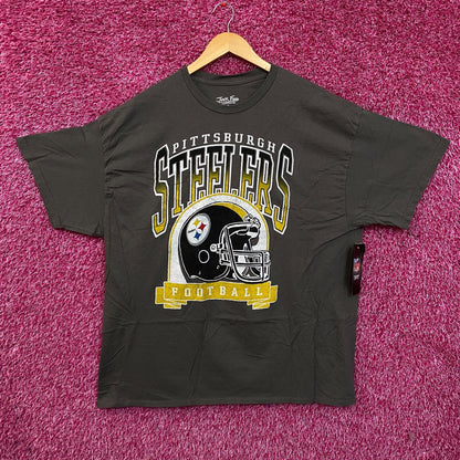 Pittsburgh Steelers Helmet and Banner Tshirt size XL