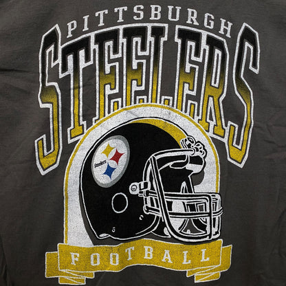 Pittsburgh Steelers Helmet and Banner Tshirt size XL