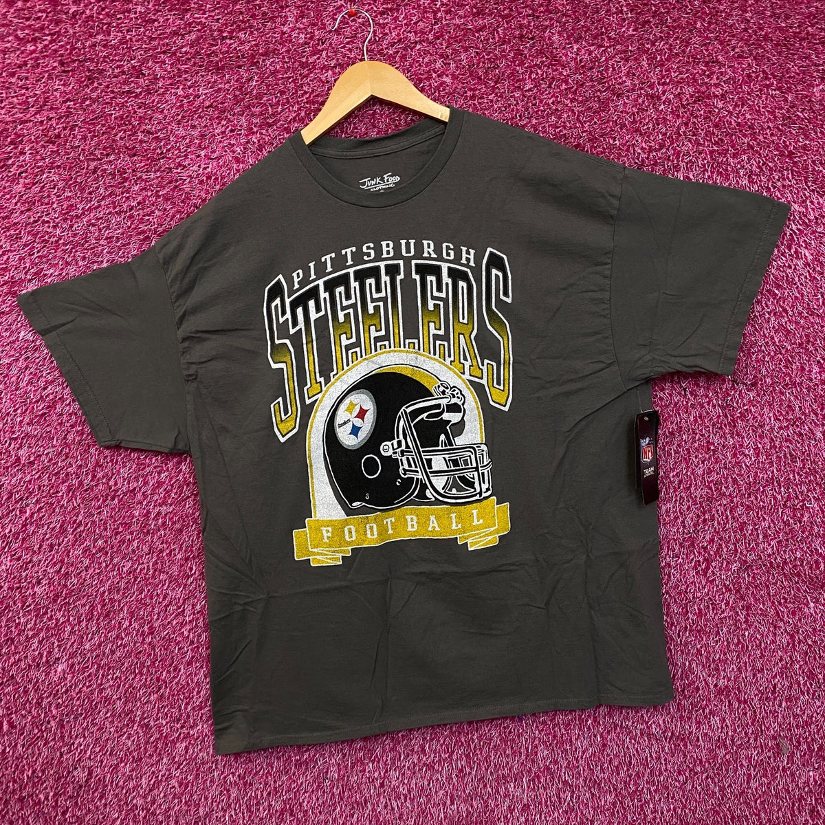 Pittsburgh Steelers Helmet and Banner Tshirt size XL