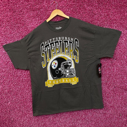Pittsburgh Steelers Helmet and Banner Tshirt size XL
