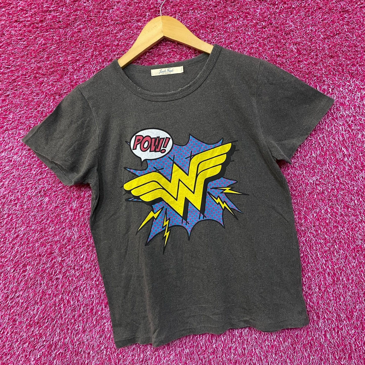 Wonder Woman Logo Pow Classic Comic Book Aesthetic T-Shirt Small