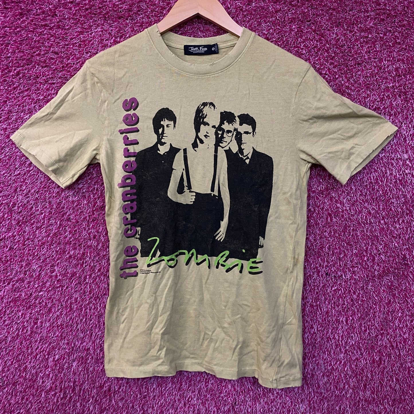 Junk Food The Cranberries Zombie Flea Market Tee XS