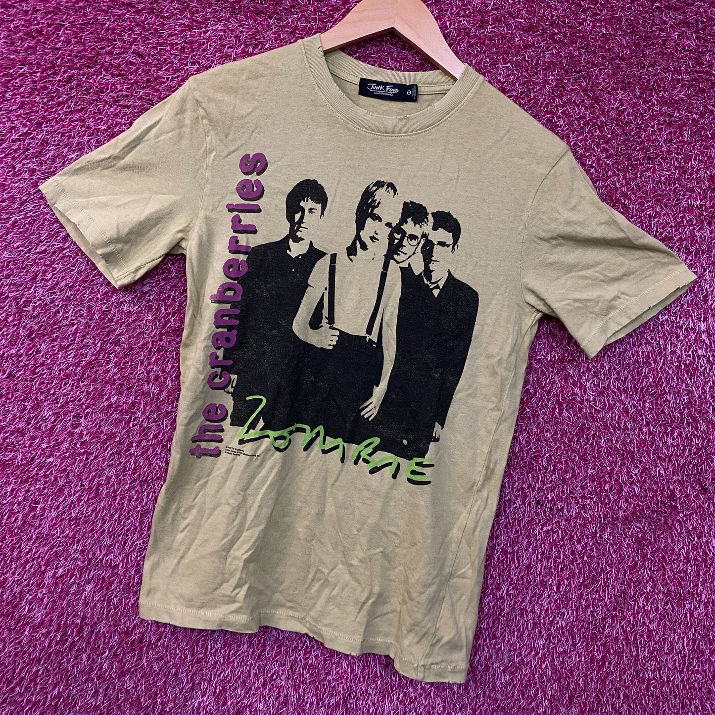 Junk Food The Cranberries Zombie Flea Market Tee XS