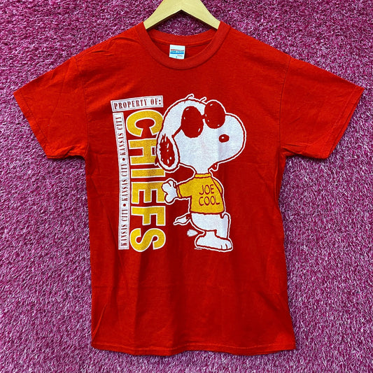 Junk Food Clothing Kansas City Chiefs Snoopy Red Joe Cool Vertical T-shirt Small