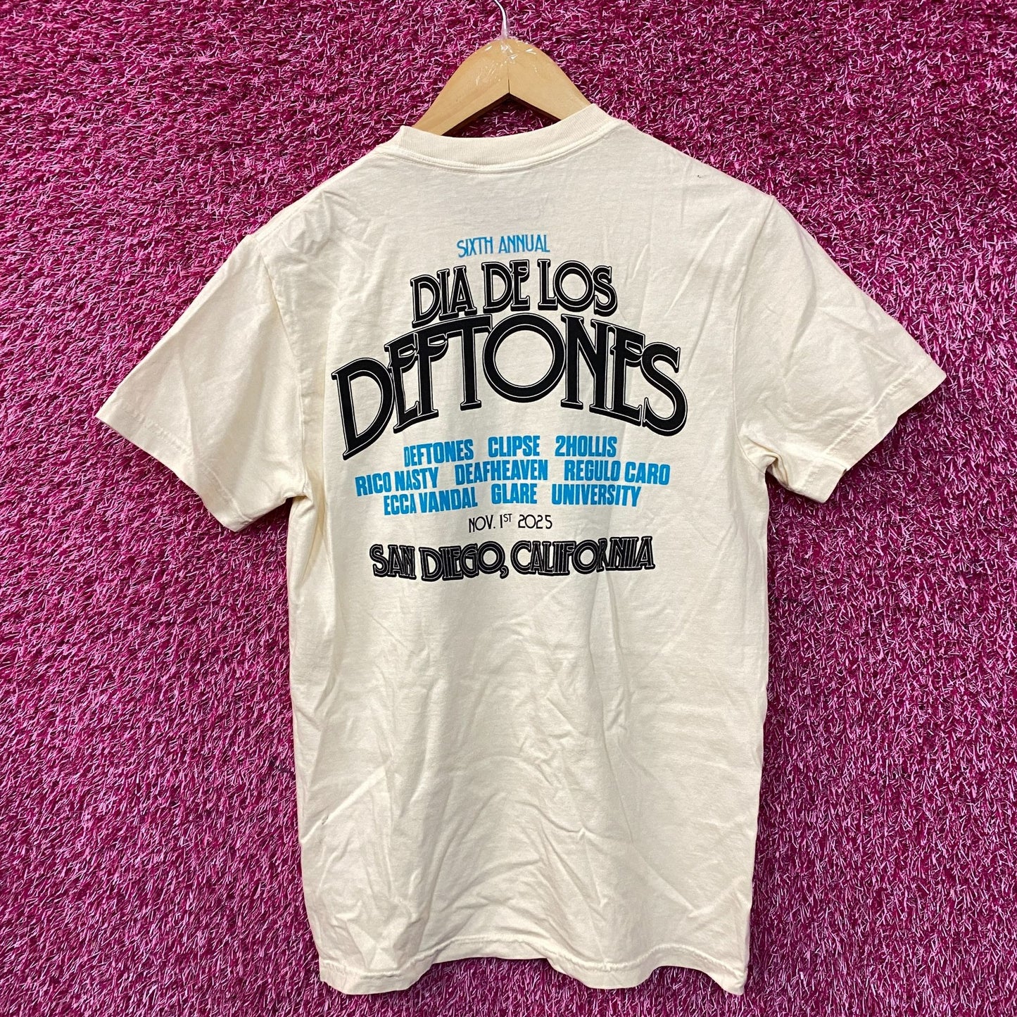 Dia de los Deftones 2025 Music Festival Dove T-Shirt Small