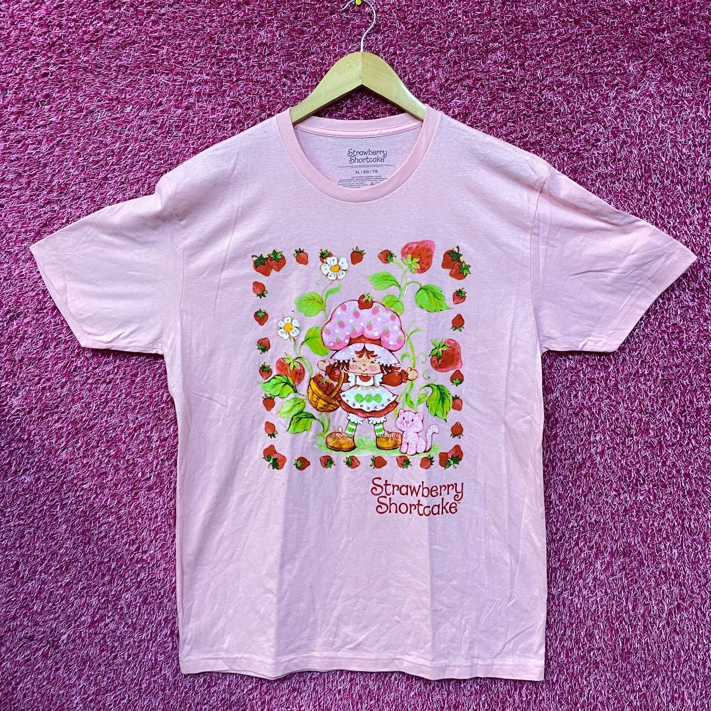 Strawberry Shortcake Berry Frame Graphic T-Shirt XL