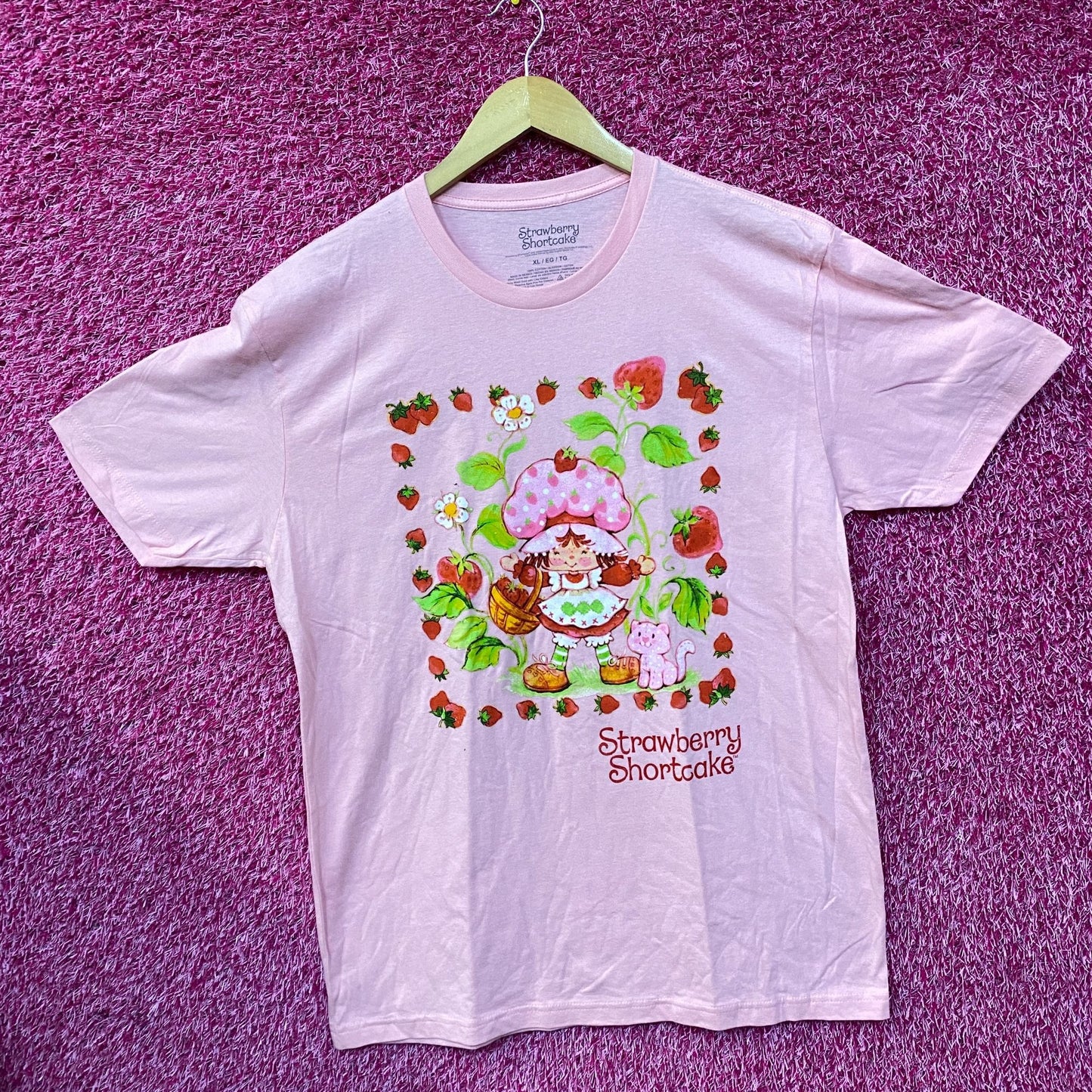 Strawberry Shortcake Berry Frame Graphic T-Shirt XL