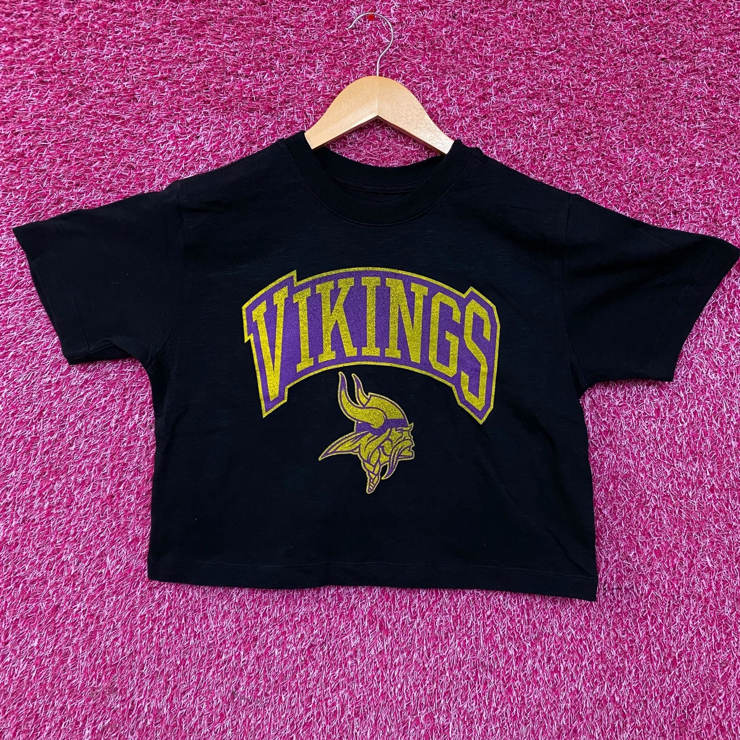 Junk Food Clothing Minnesota Vikings Women's Mock Neck Crop Tee XS