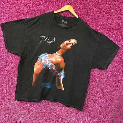 Tyla Self-Titled Album Cover Graphic Design Vintage Style T-Shirt 2XL