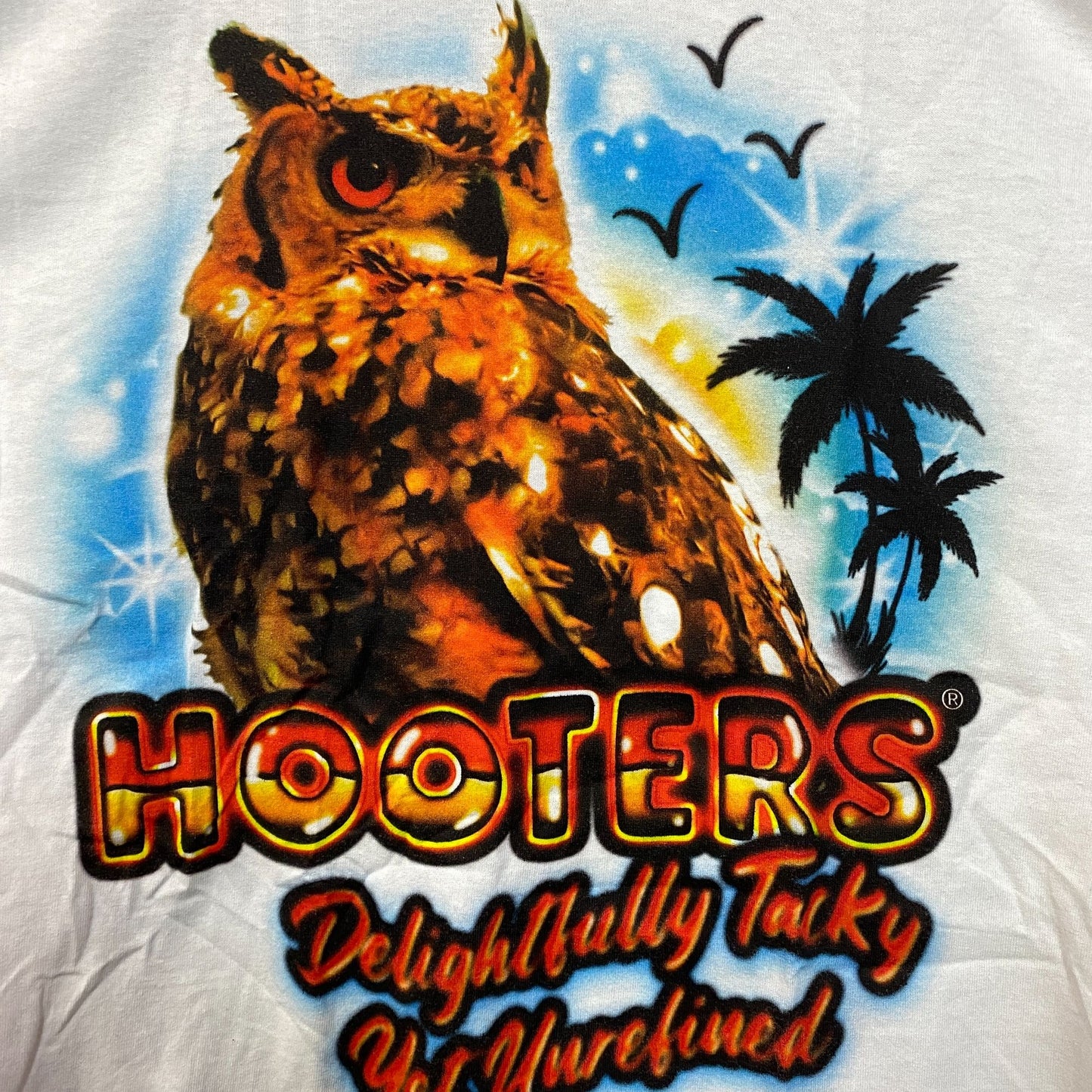 Hooters Delightfully Tacky Yet Unrefined T-Shirt Medium