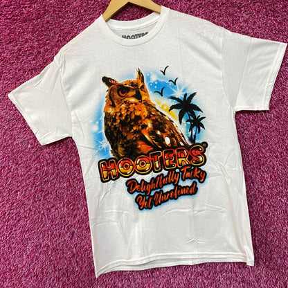 Hooters Delightfully Tacky Yet Unrefined T-Shirt Medium