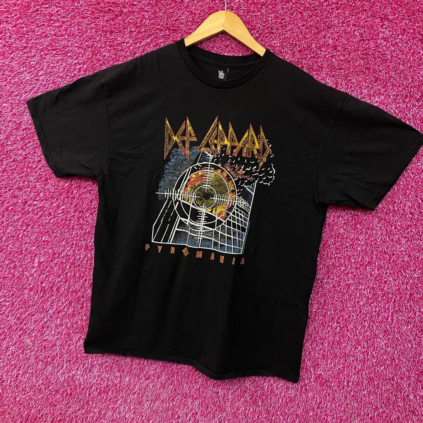 Def Leppard Pyromania Album Cover T-Shirt Large