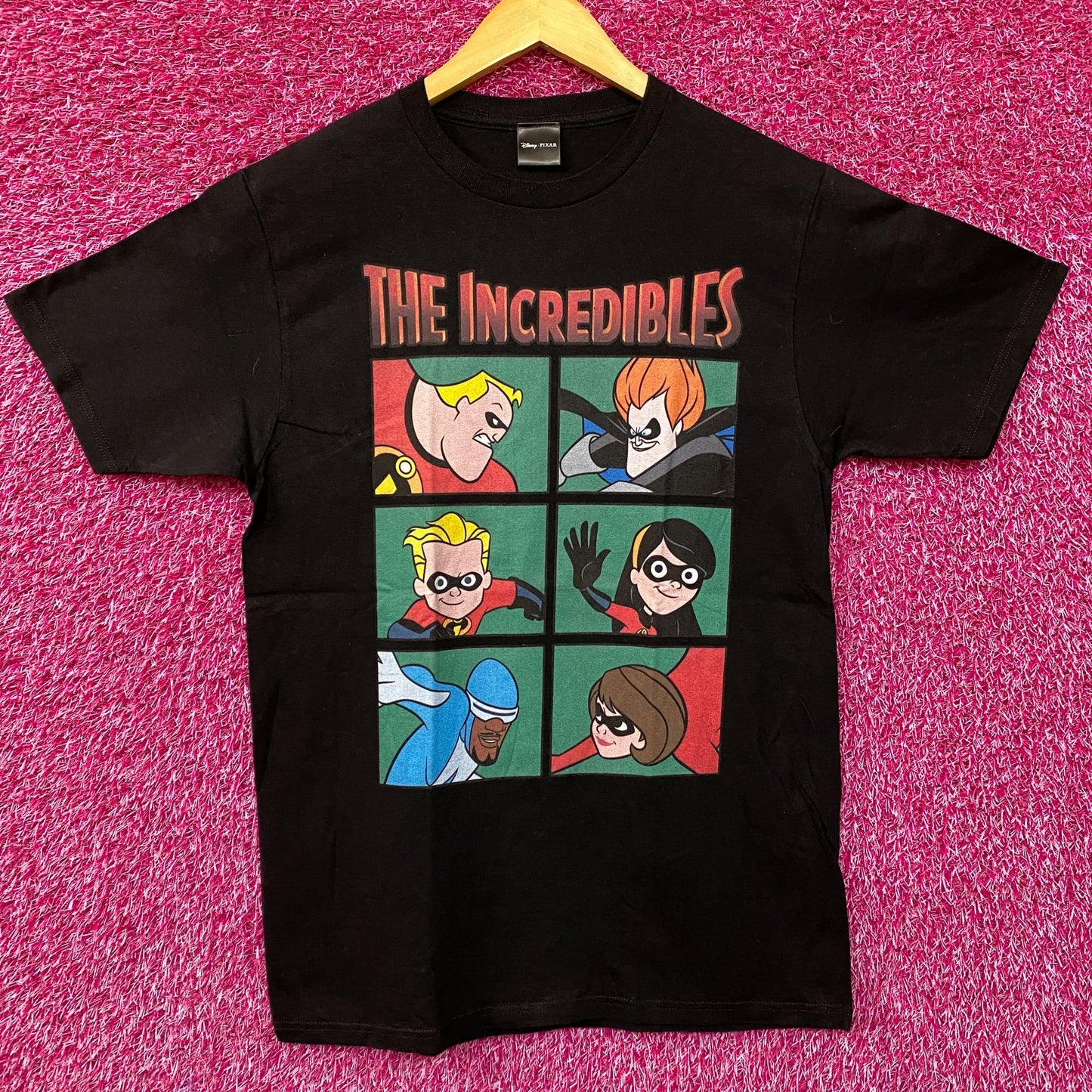 Disney x Pixar The Incredibles Character Panels Graphic Tee Medium