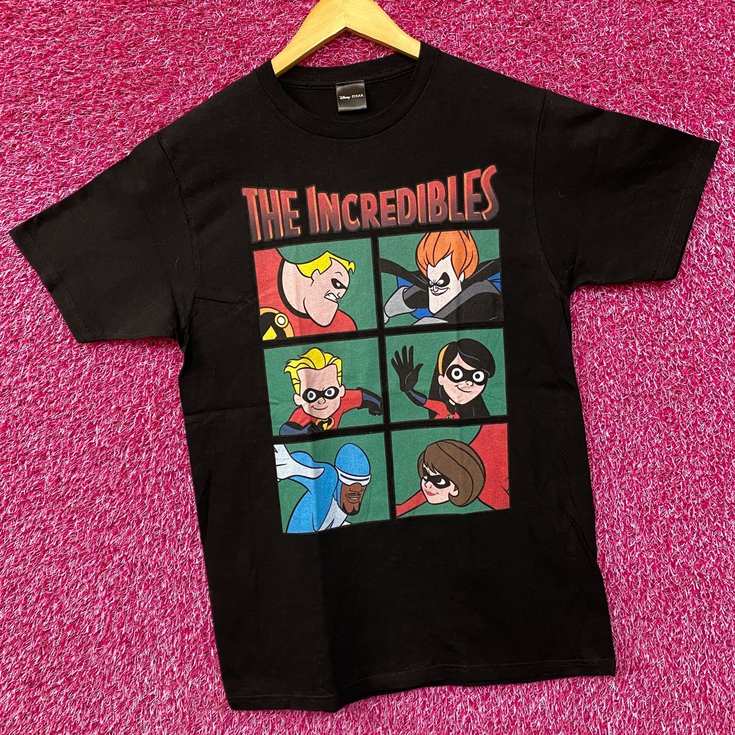 Disney x Pixar The Incredibles Character Panels Graphic Tee Medium