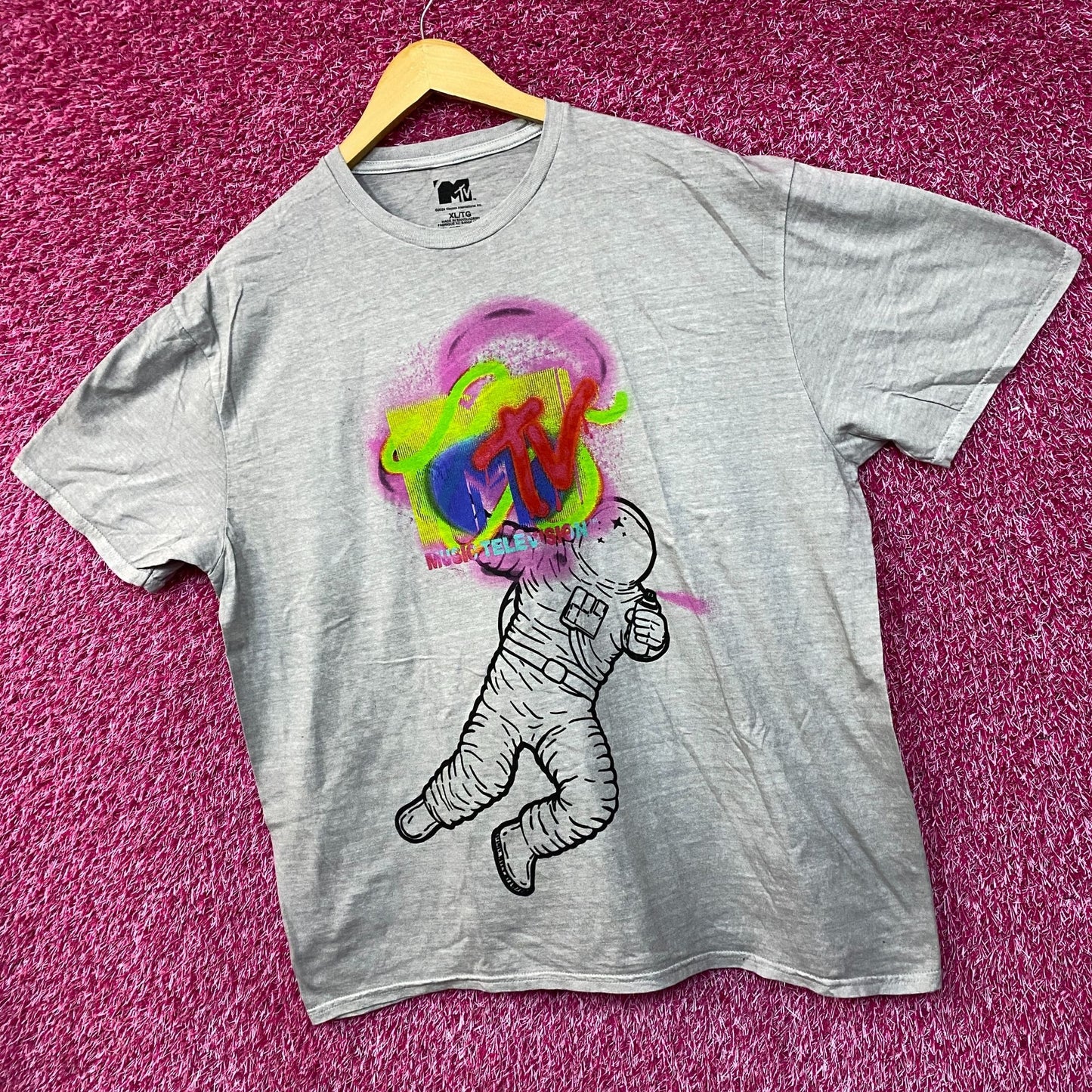 MTV Astronaut Moon Man Trophy Poster T-Shirt Size Extra Large