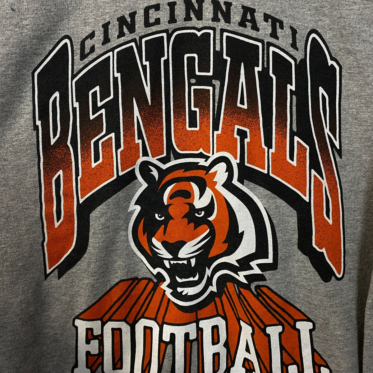 Junk Food Clothing Cincinnati Bengals Heather Gray Crewneck Pullover Sweatshirt Medium