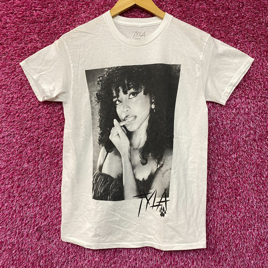 Tyla We Wanna Party Album Poster T-Shirt Extra Small