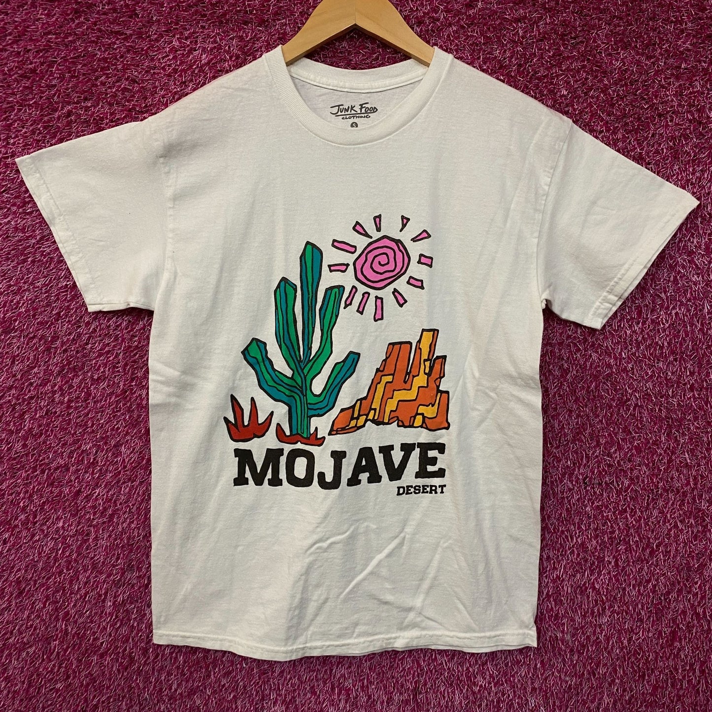 Junk Food Mojave Desert Flea Markey Graphic T-Shirt Small