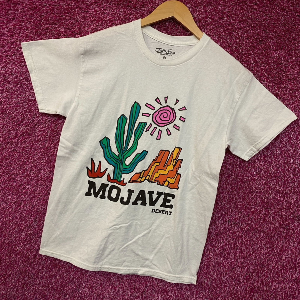 Junk Food Mojave Desert Flea Markey Graphic T-Shirt Small