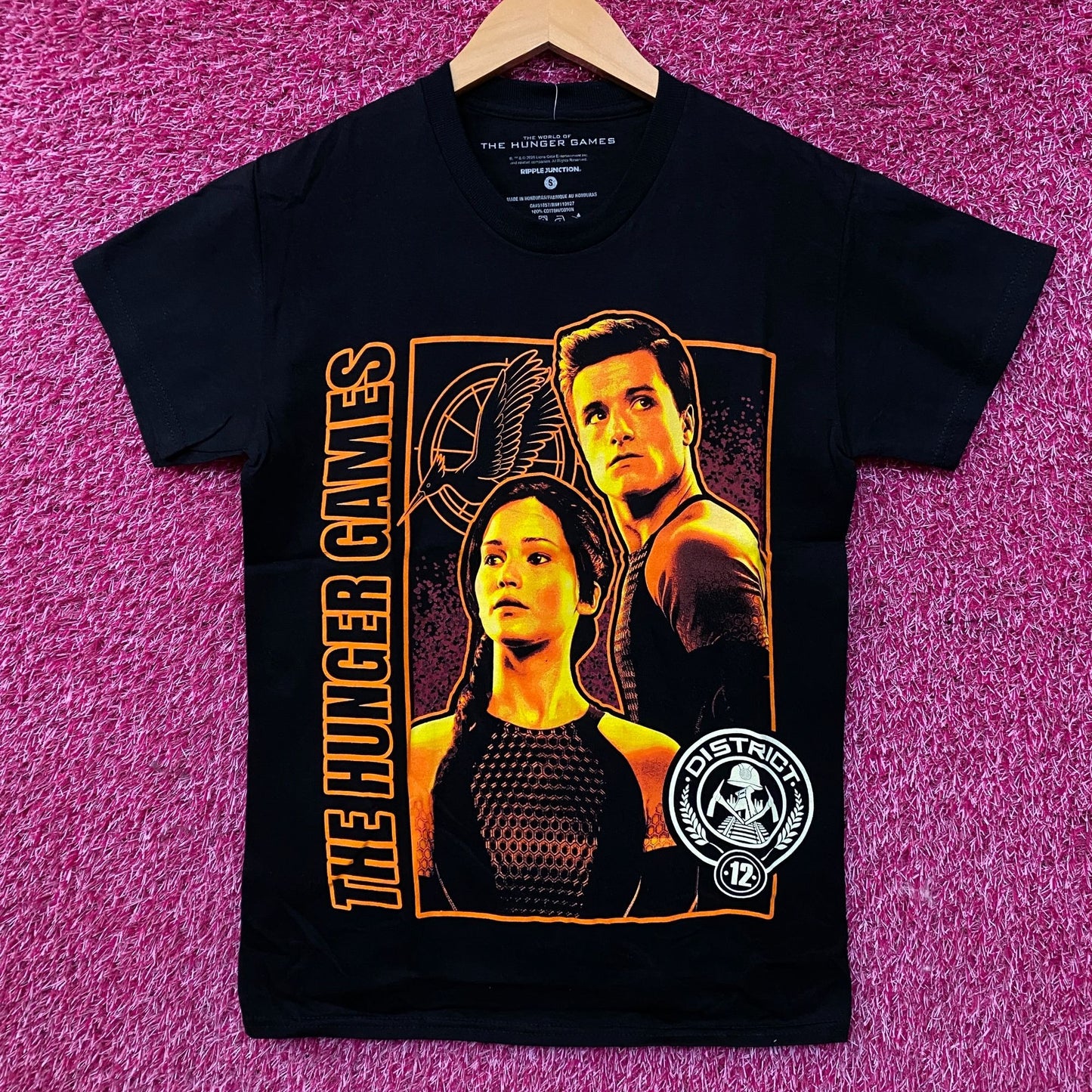 The Hunger Games Katniss & Peeta District 12 Graphic T-Shirt Small