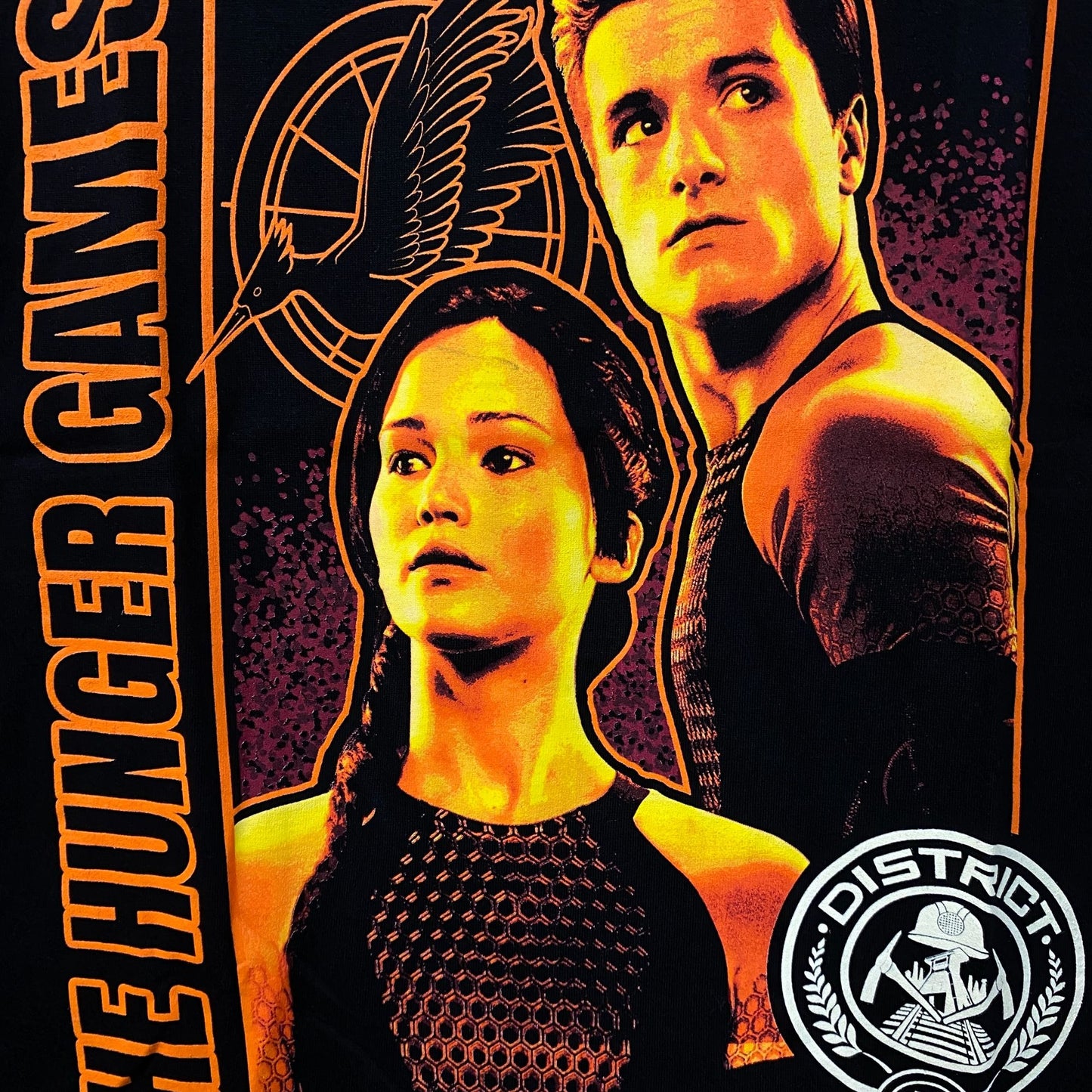 The Hunger Games Katniss & Peeta District 12 Graphic T-Shirt Small