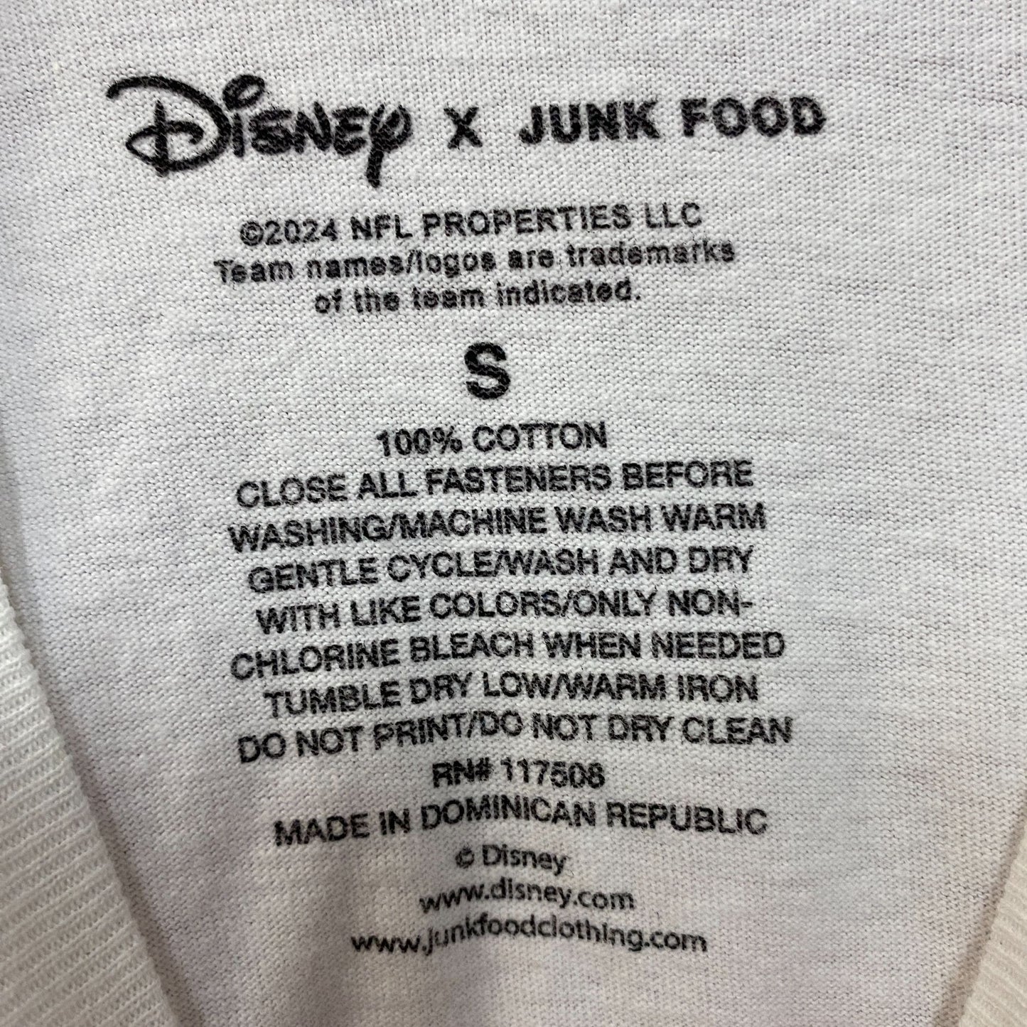 Disney x Junk Food NFL Detroit Lions Mickey Mouse Field T-Shirt Small