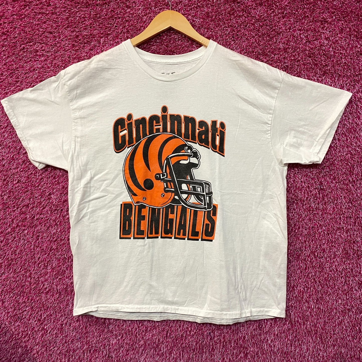 Junk Food Clothing NFL Cincinnati Bengals Helmet Logo T-Shirt Large