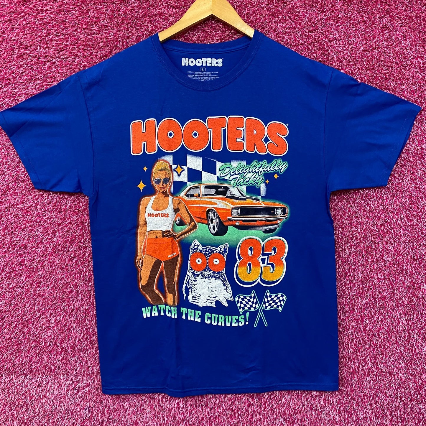 Hooters Delightfully Tacky Racing 83 Watch The Curves T-shirt Large