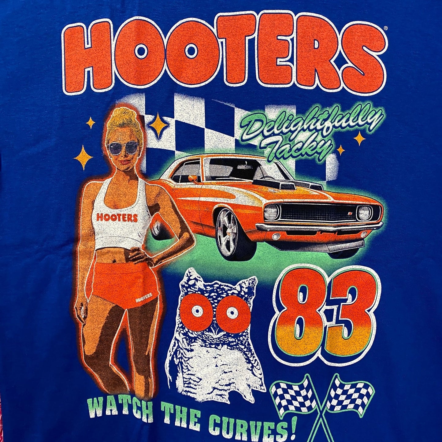 Hooters Delightfully Tacky Racing 83 Watch The Curves T-shirt Large