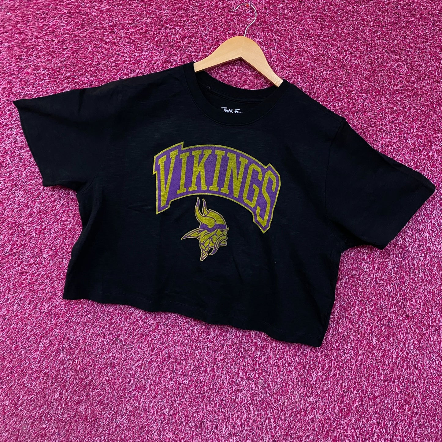 Junk Food Clothing Minnesota Vikings Women's Mock Neck Crop Tee XL