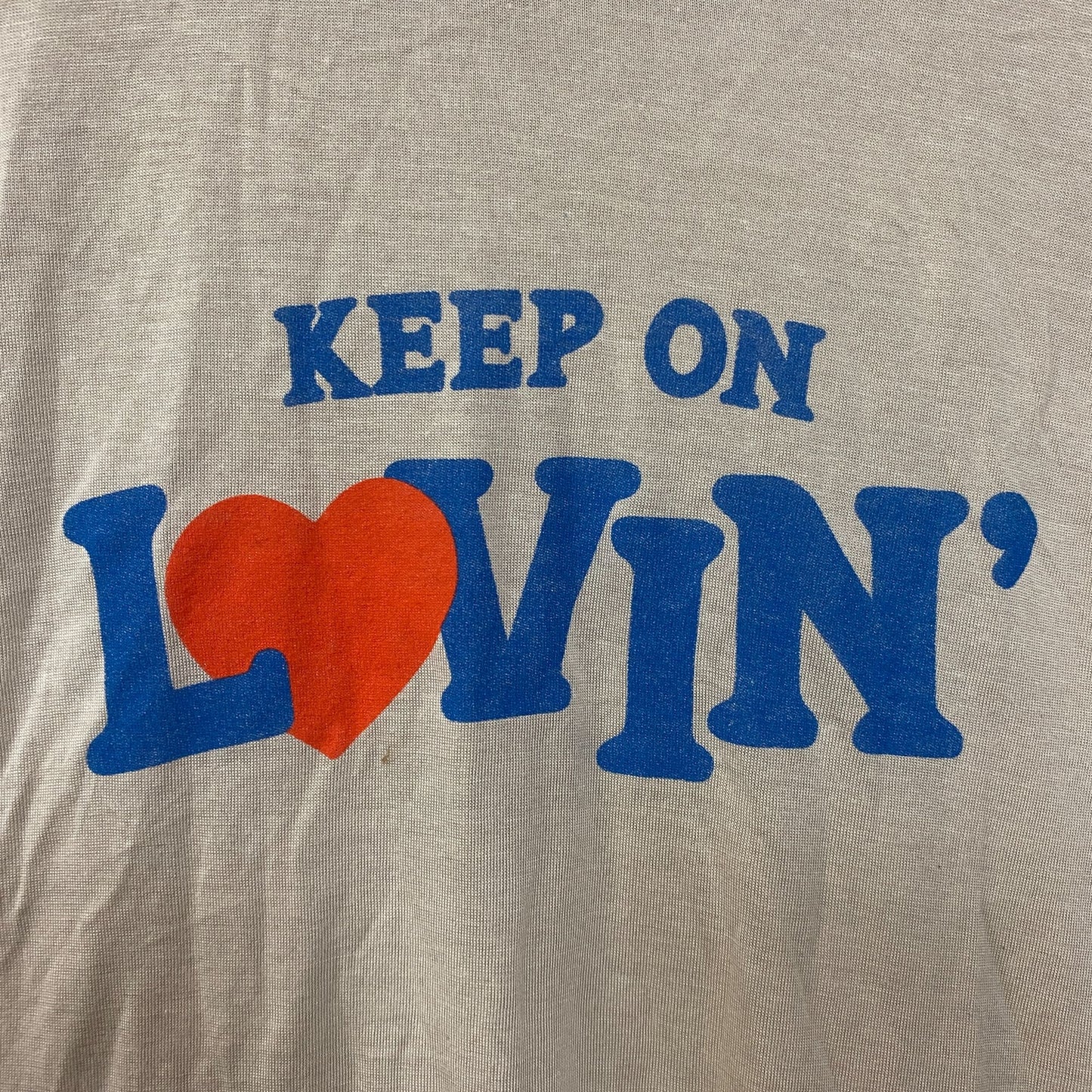 Junk Food Clothing Women's "Keep On Lovin'" Vintage Style Tissue Crop Tank Large