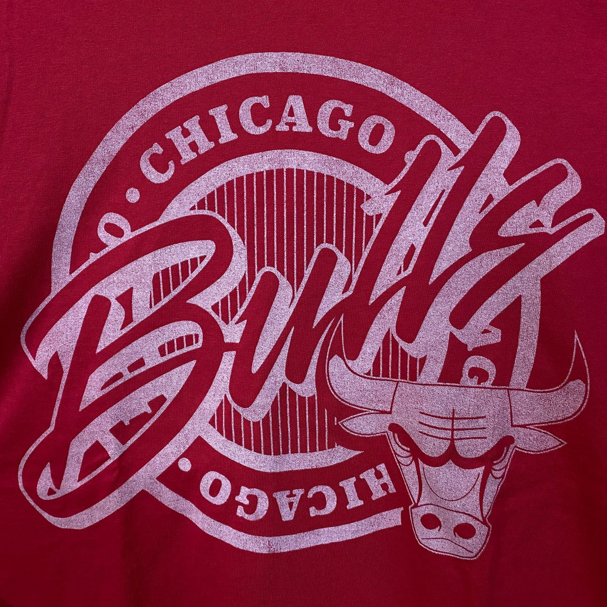 Junk Food Clothing NBA Chicago Bulls Crest Vintage Style Tee Medium