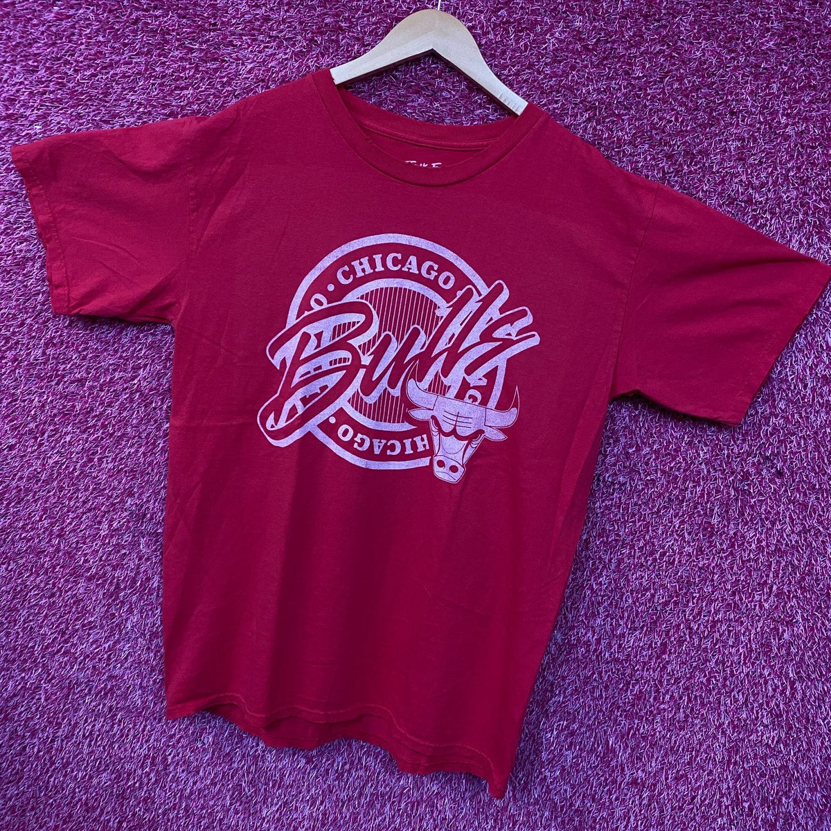 Junk Food Clothing NBA Chicago Bulls Crest Vintage Style Tee Medium