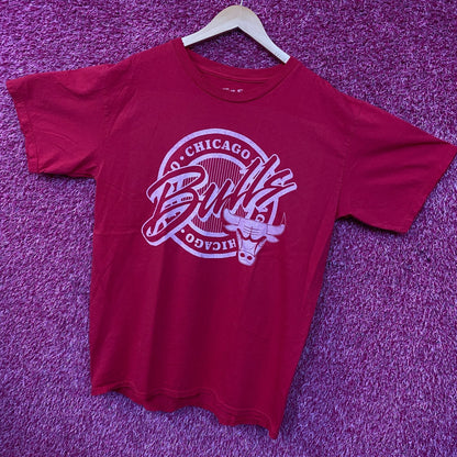 Junk Food Clothing NBA Chicago Bulls Crest Vintage Style Tee Medium